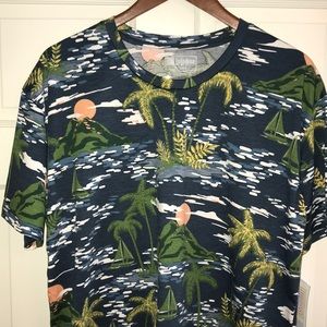 NWT LulaRoe Hudson Tee with All the Island Feels!